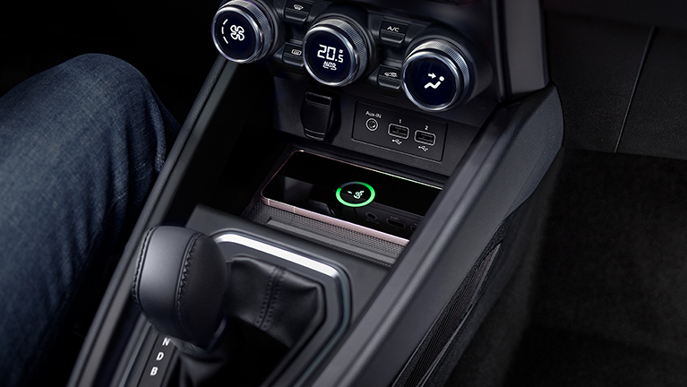 Schaltkonsole und Klimaanlagenschalter im COLT Edition